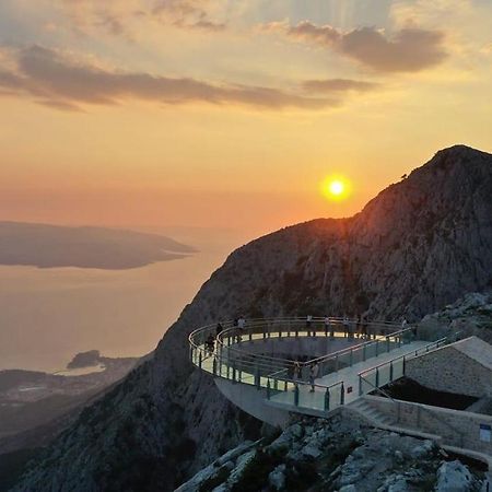 Studio Flat For 2 Apartment Makarska Bagian luar foto