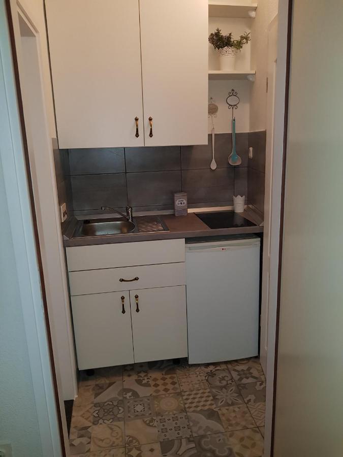 Studio Flat For 2 Apartment Makarska Bagian luar foto