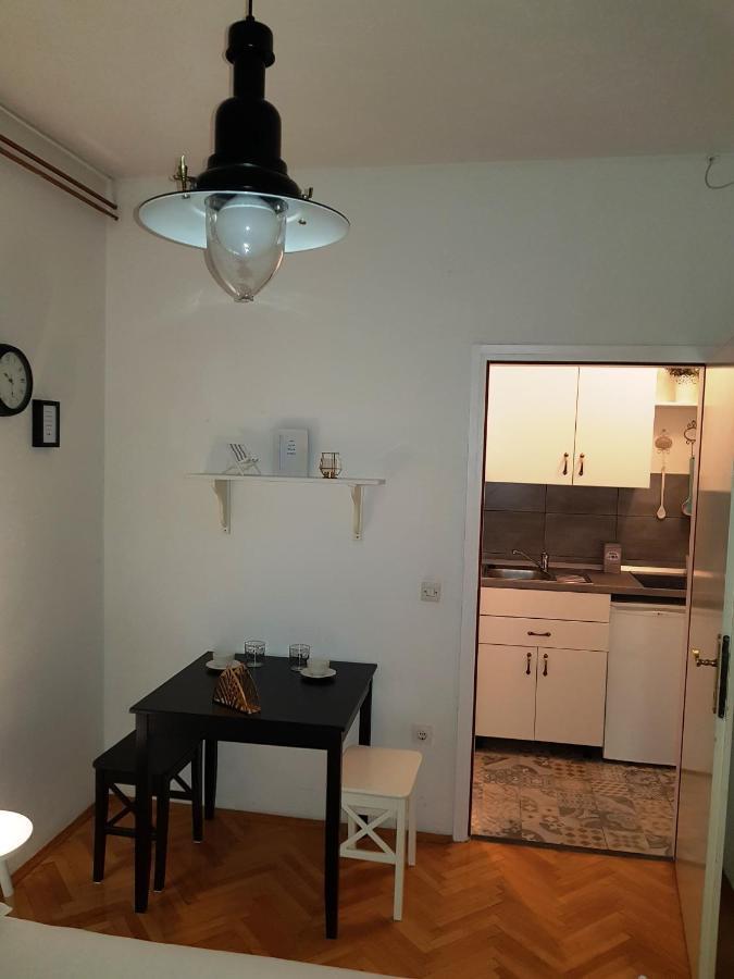 Studio Flat For 2 Apartment Makarska Bagian luar foto